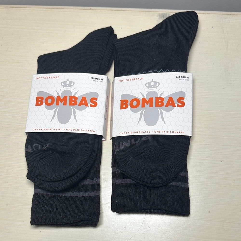 Bombas New Men's set of 2 black with dark gray stripes Athletic Socks